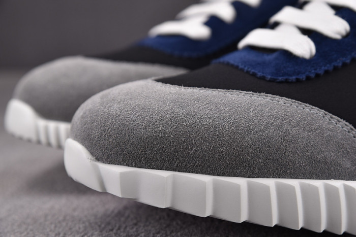 H**mes bouncing sneaker