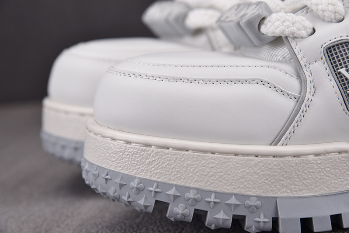 LV TRAINER Maxxi SNEAKER 2406207