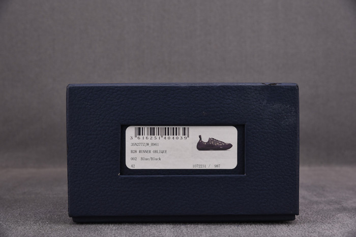 DR B28 Sneakers