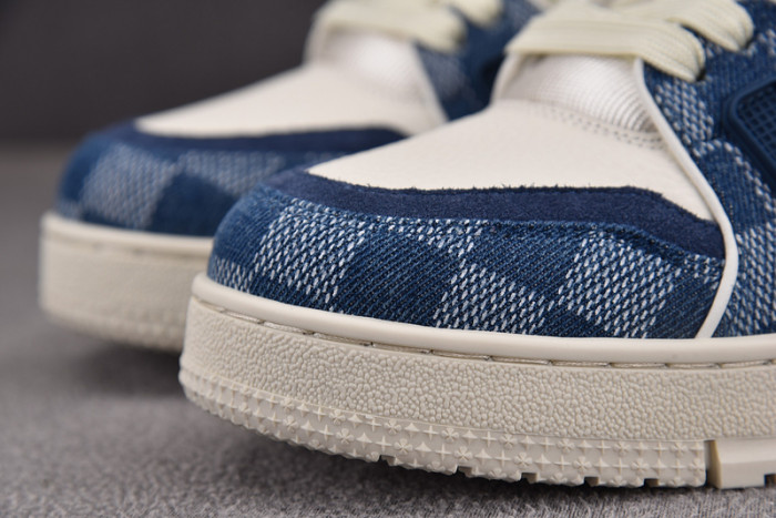LV TRAINER SNEAKER 24080802