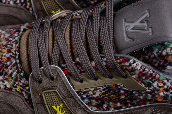 LV TRAINER SNEAKER LOW