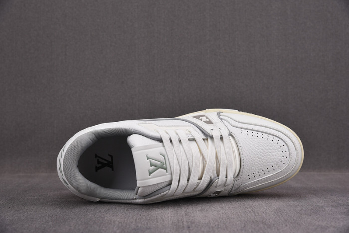 LV TRAINER SNEAKER LOW