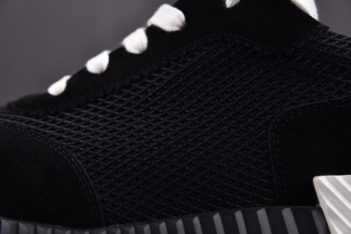 H**mes bouncing sneaker