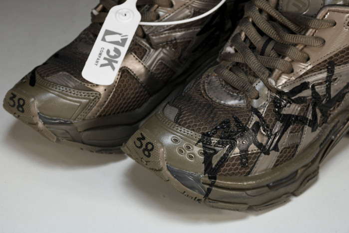 BLCG RUNNER SNEAKER 677402 W3RBQ 2010
