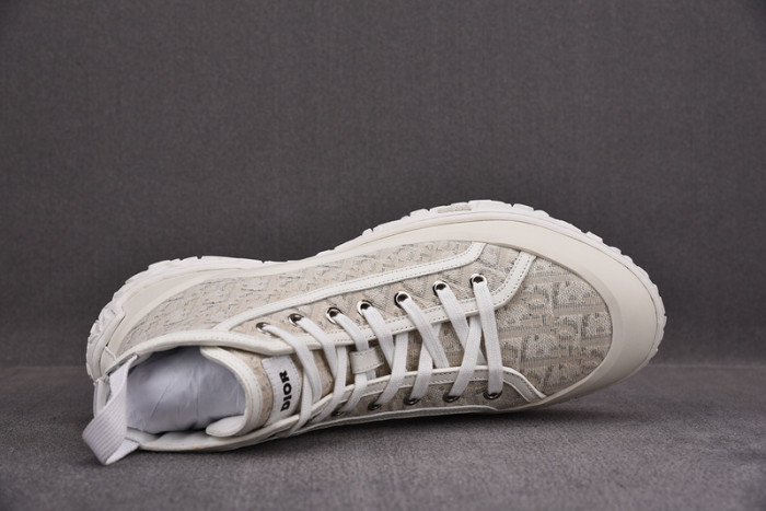 DR B28 Sneakers