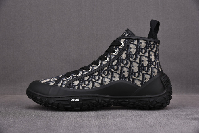 DR B28 Sneakers