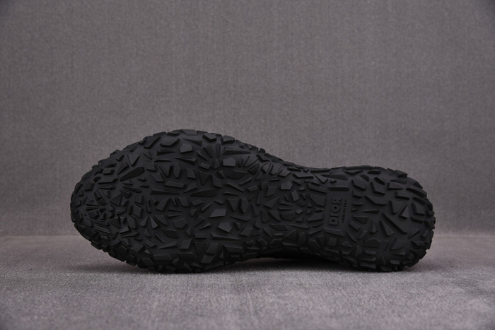 DR B28 Sneakers
