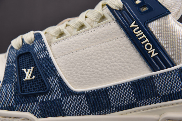 LV TRAINER SNEAKER 24080802