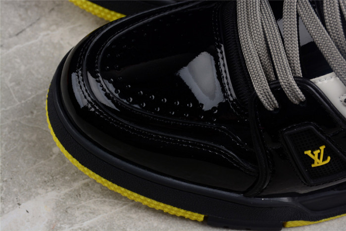 LV TRAINER SNEAKER LOW