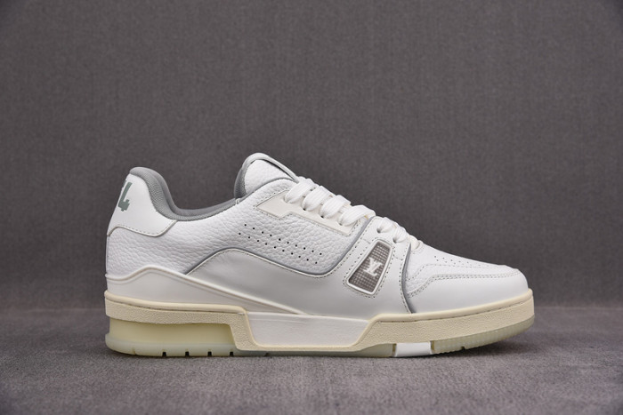 LV TRAINER SNEAKER LOW