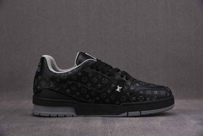 LV TRAINER SNEAKER LOW