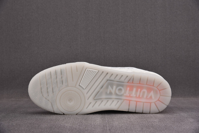 LV TRAINER SNEAKER LOW