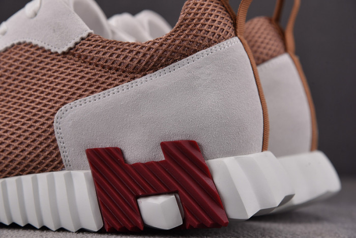 H**mes bouncing sneaker