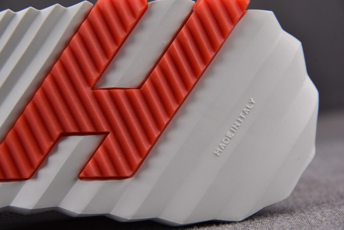 H**mes bouncing sneaker