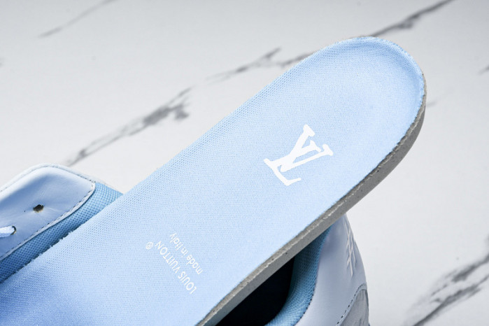 LV TRAINER SNEAKER 24051003