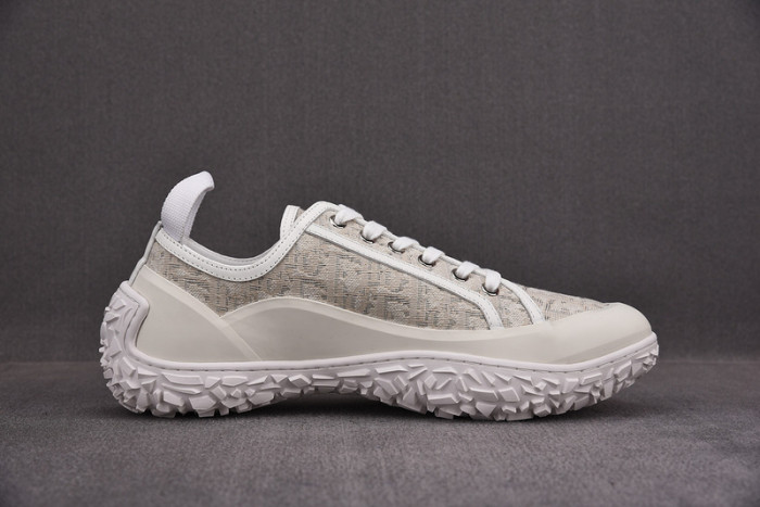 DR B28 Sneakers