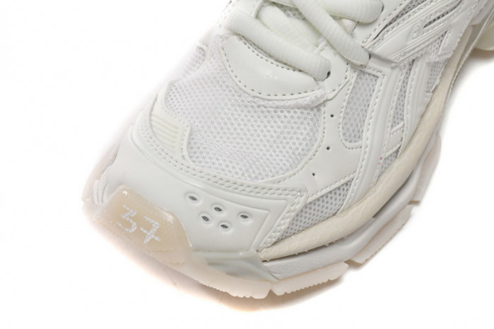 BLCG RUNNER SNEAKER 677402 23RC6 2516