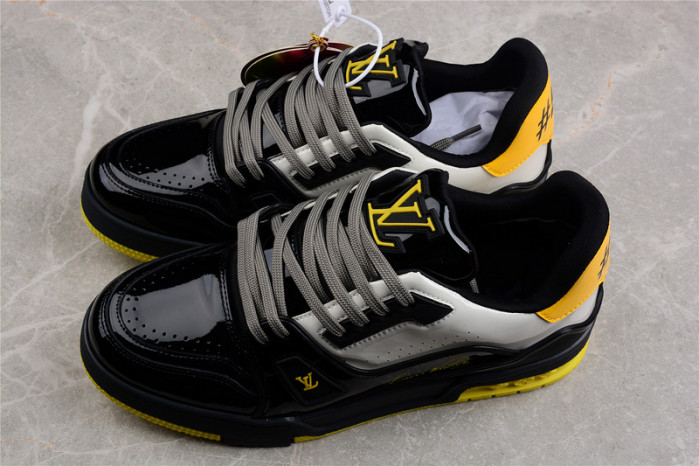 LV TRAINER SNEAKER LOW