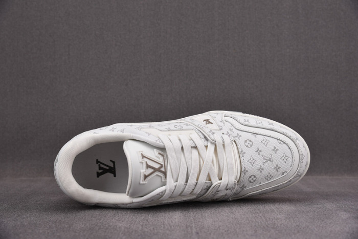 LV TRAINER SNEAKER LOW