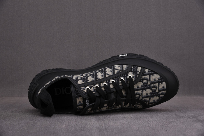DR B28 Sneakers