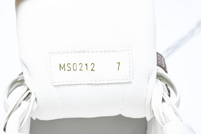 LV TRAINER SNEAKER 24051004
