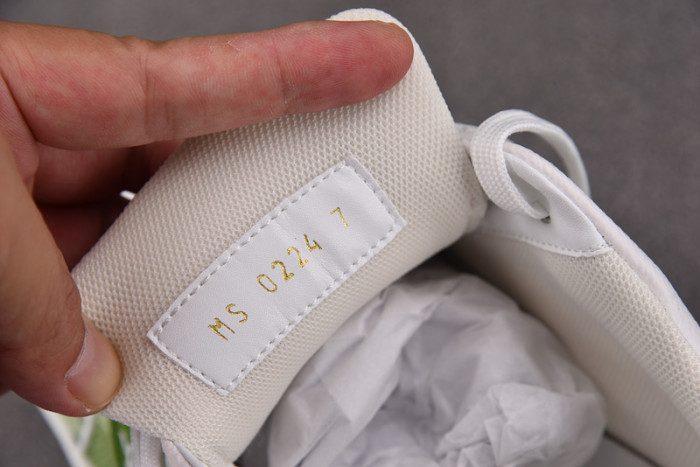 LV TRAINER SNEAKER 24062703