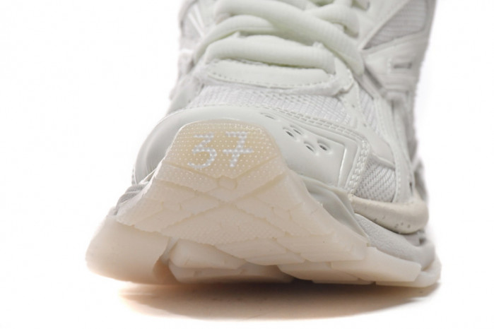 BLCG RUNNER SNEAKER 677402 23RC6 2516