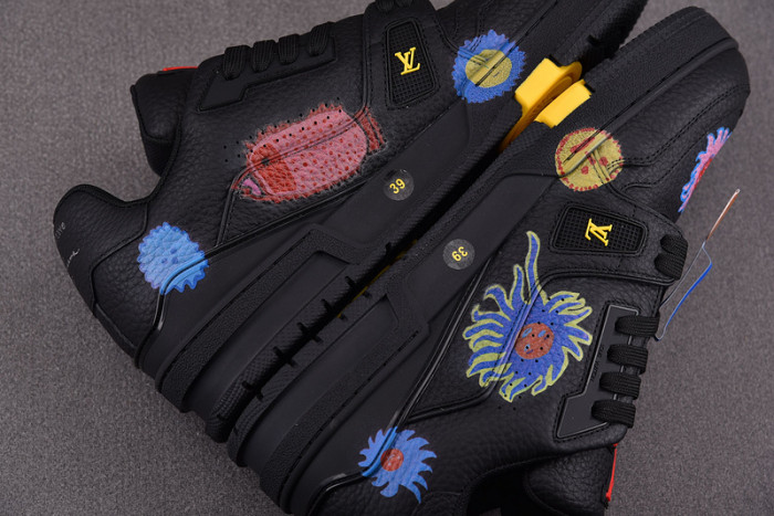 LV TRAINER SNEAKER