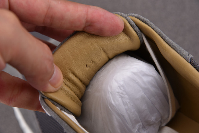 H**mes bouncing sneaker
