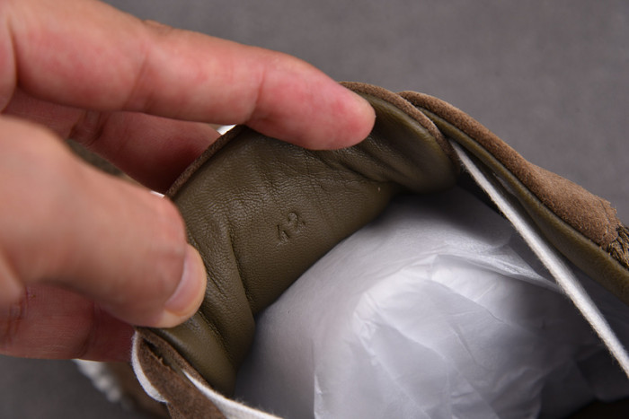 H**mes bouncing sneaker