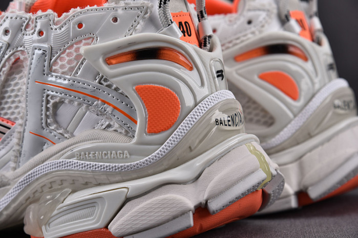 BLCG RUNNER SNEAKER 677403 W1RB2 2115