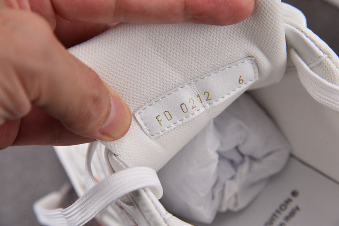 LV TRAINER SNEAKER