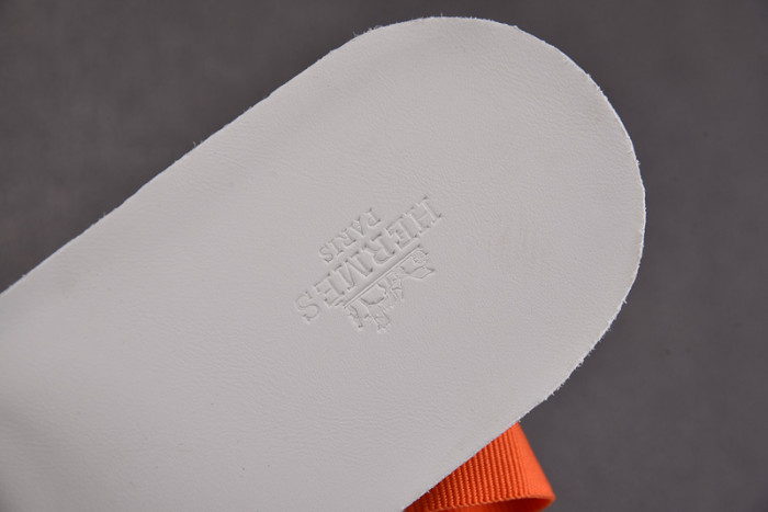 H**mes bouncing sneaker