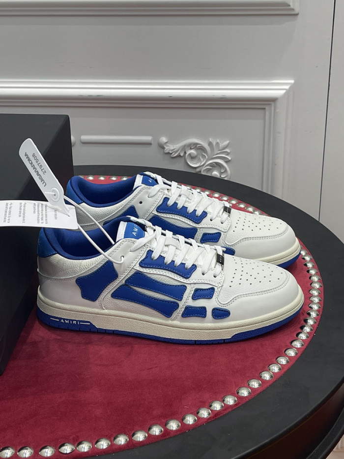 AR1M1 Low-Top Sneaker