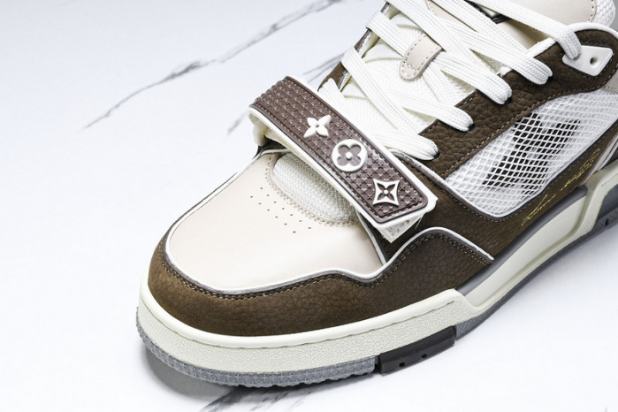 LV TRAINER SNEAKER 24051004