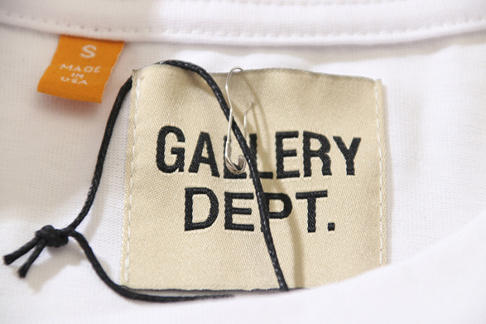 GA11ERY DEPT. T-SHIRT 24042329