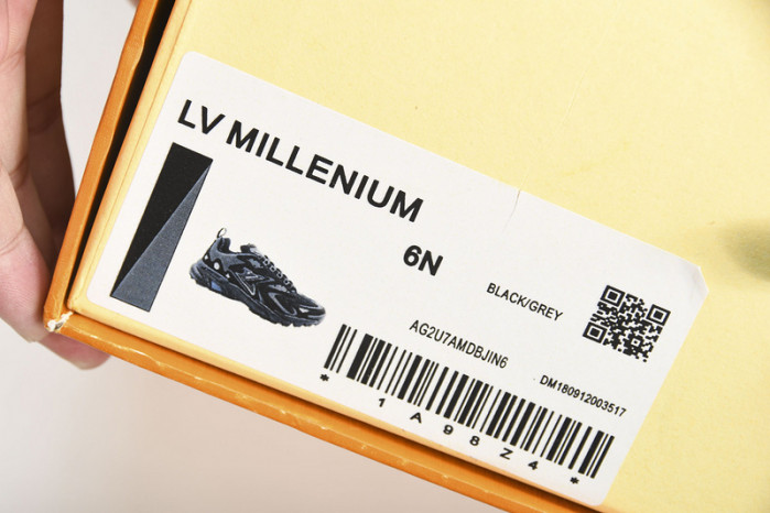 LV RUNNER TATIC SNEAKER 1A9UNT