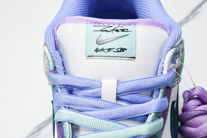 Nike SB Dunk Low Futura Laboratories Bleached Aqua HF6061-400