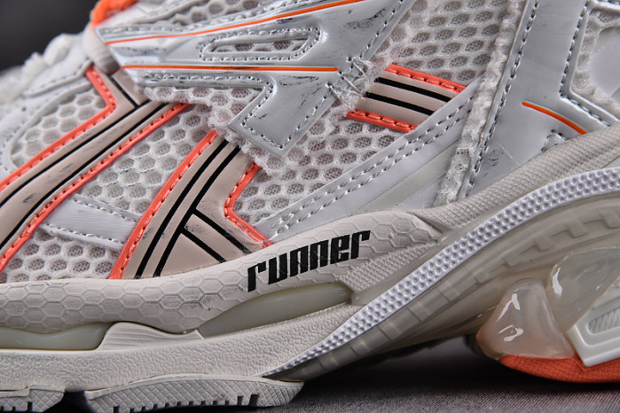 BLCG RUNNER SNEAKER 677403 W1RB2 2115