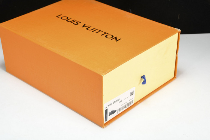 LV RUNNER TATIC SNEAKER 1A9UNT