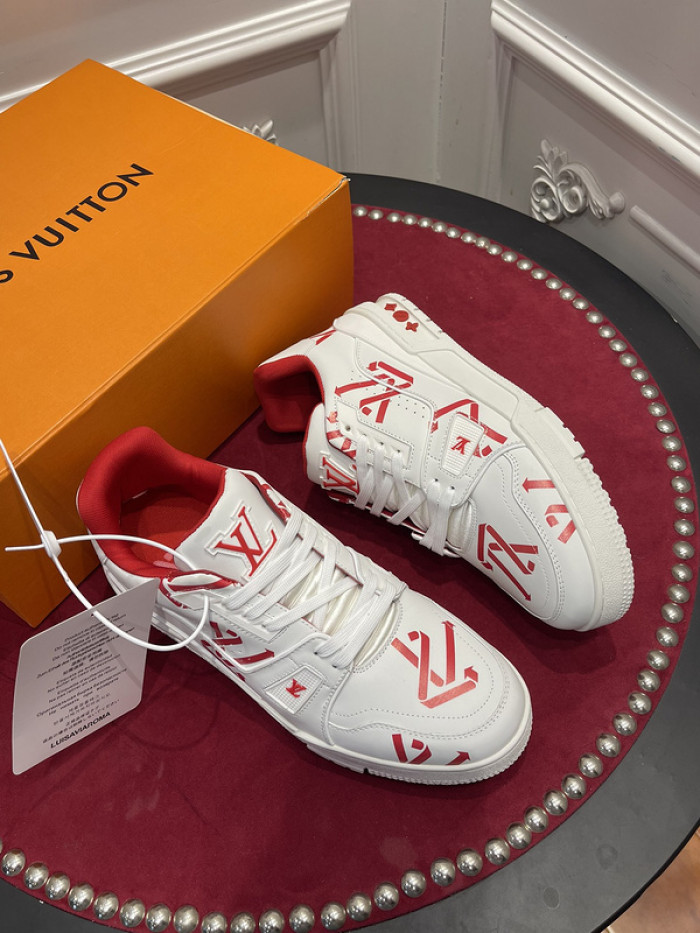 LV TRAINER SNEAKER
