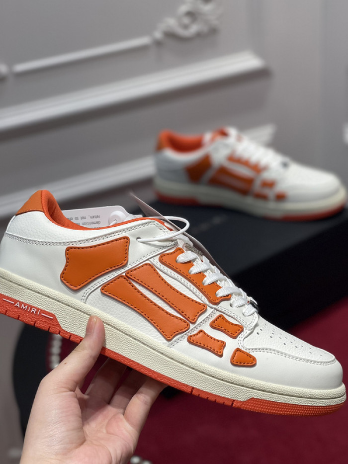 AR1M1 Low-Top Sneaker