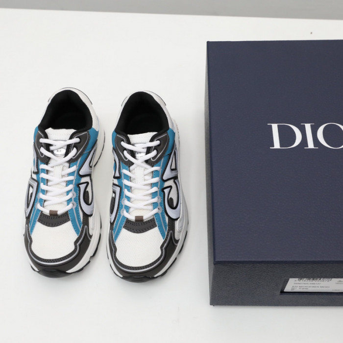 DR B30 Sneakers