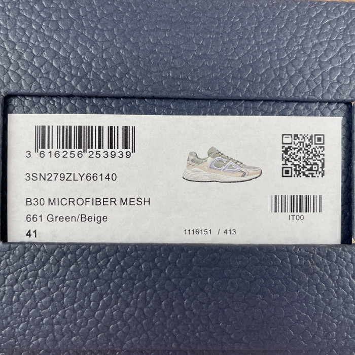 DR B30 Sneakers