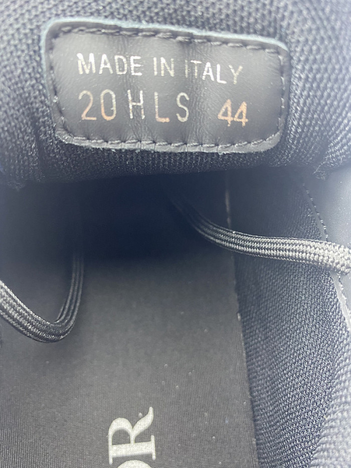 DR B22 SNEAKER