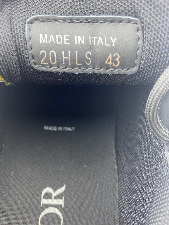 DR B22 SNEAKER