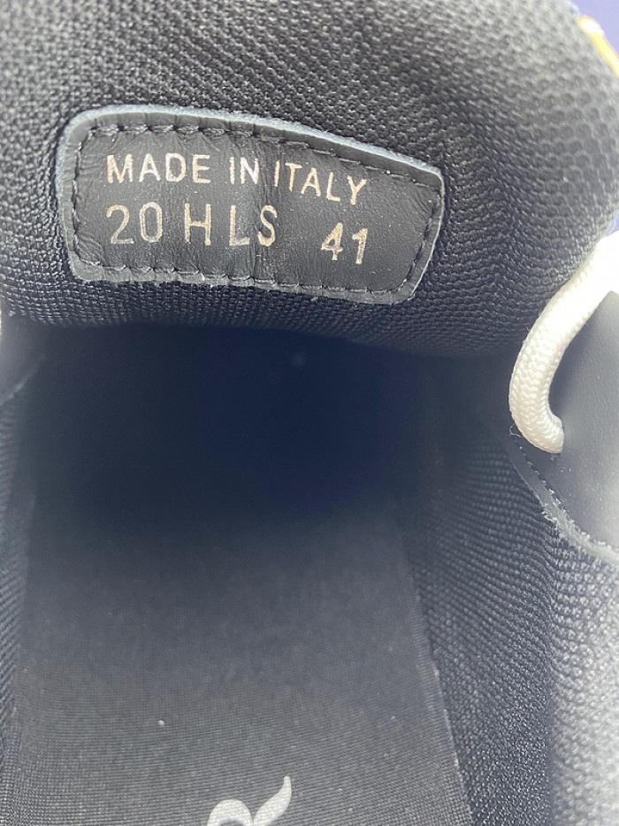 DR B22 SNEAKER