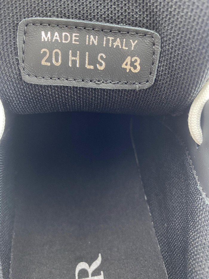 DR B22 SNEAKER