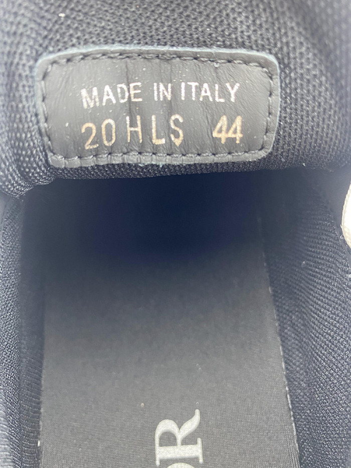 DR B22 SNEAKER
