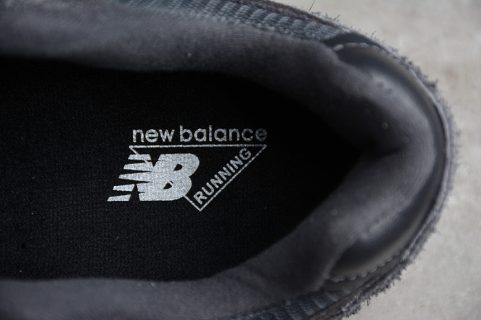New Balance 2002R Protection Pack Phantom M2002RDB